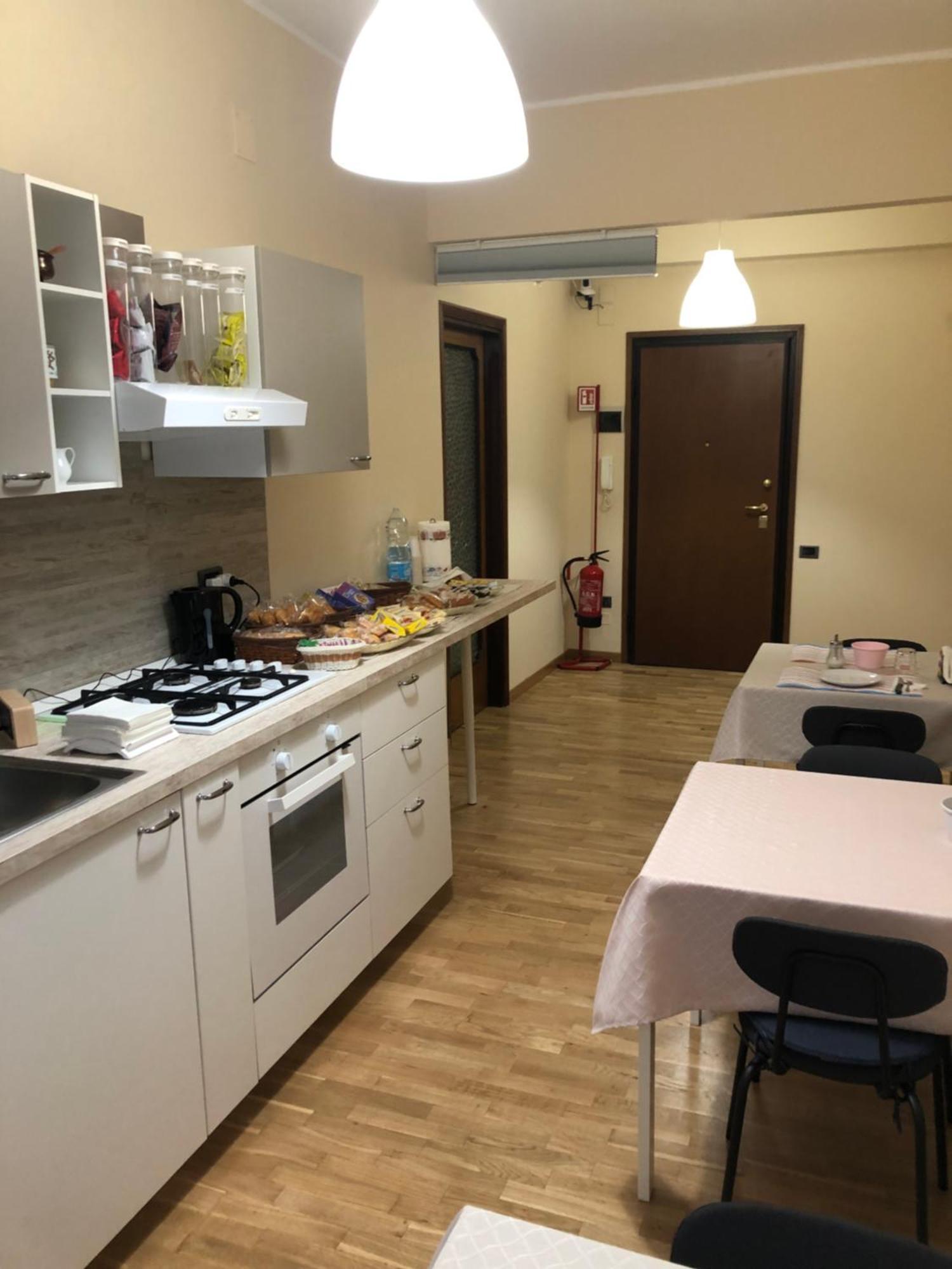 Moon River Guest House Pescara Buitenkant foto